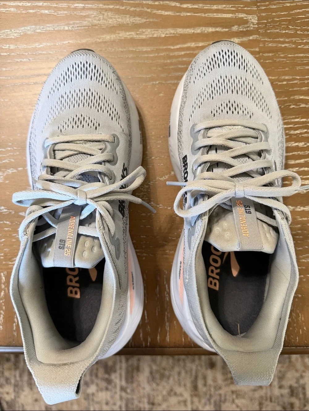 Brooks Women's Adrenaline GTS – Size 7.5